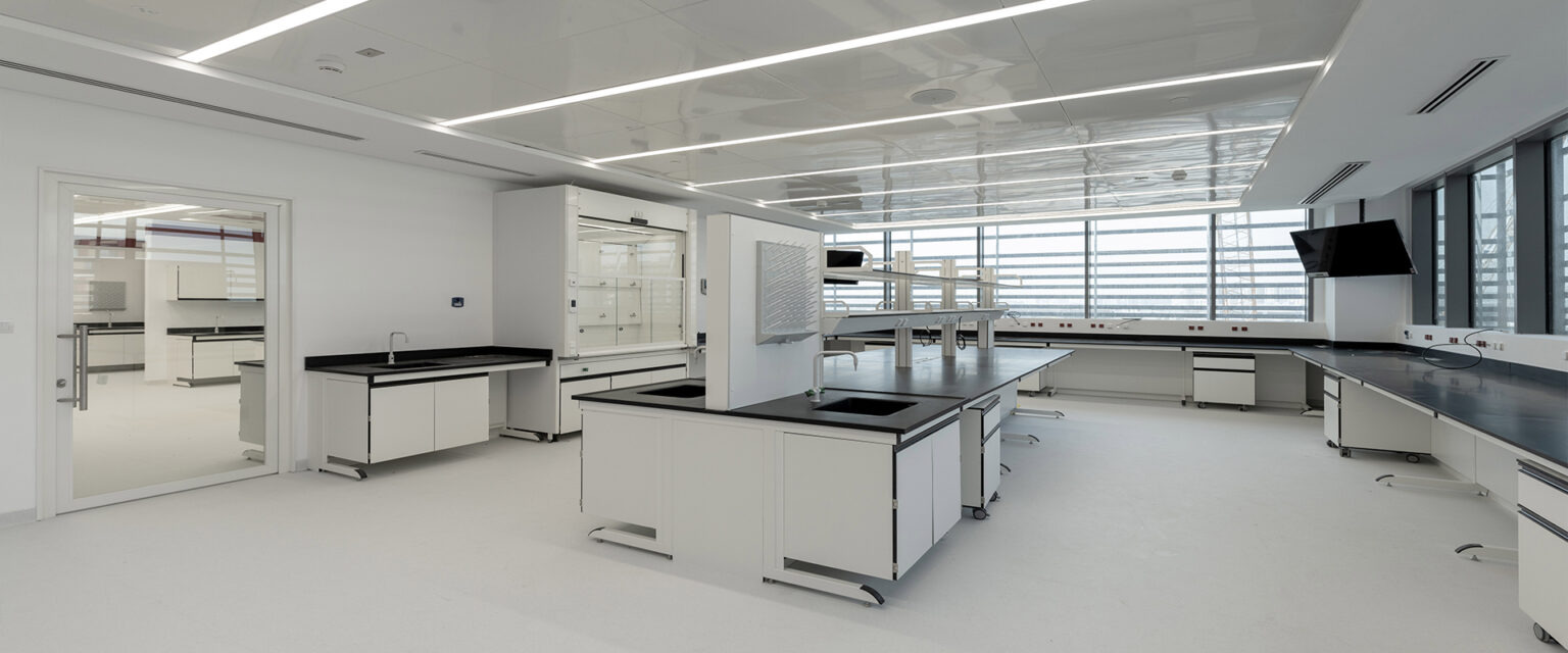lab furniture for high end laboratory